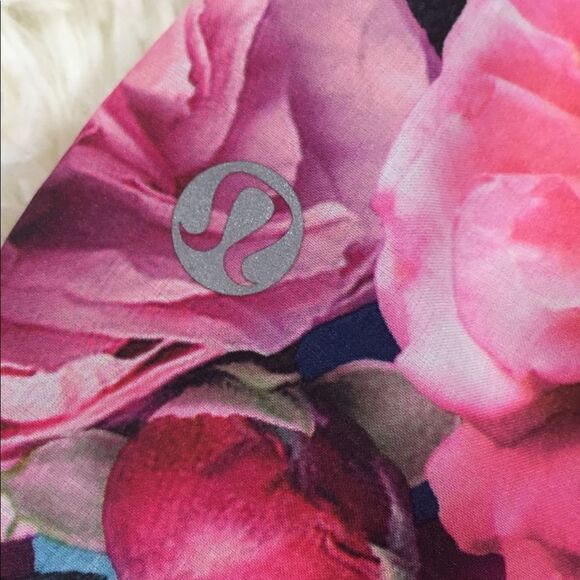 Lululemon Lightened Up Singlet Tank 4 - Picture 8 of 8